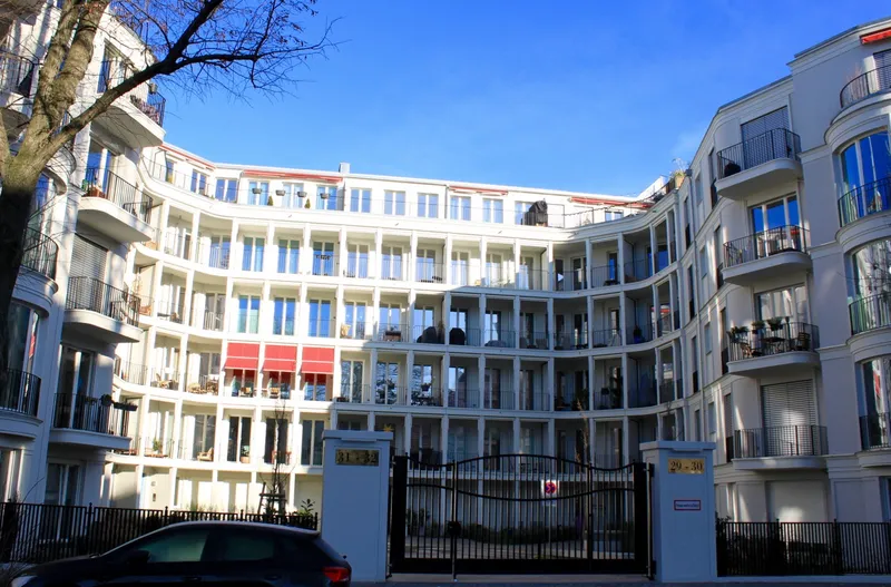 APPARTMENT MIT SÜDBALKON IM ENTREE WEIßENSEE IN TOP-WOHNANLAGE — photo 1